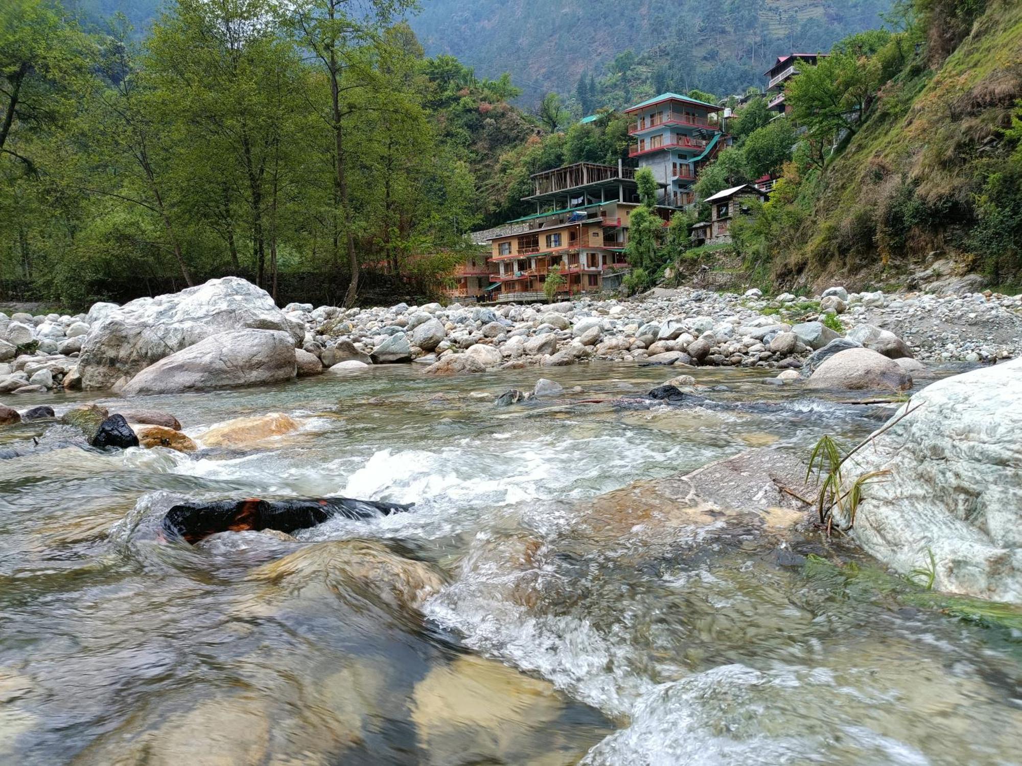 Sharda Resort-Tirthan Valley Banjar Exterior photo